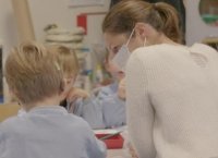 Aider ceux qui aident : une loi contre la précarité des AESH Aider ceux qui aident : une loi contre la précarité des AESH