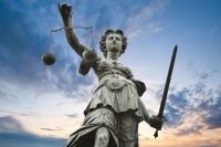 Justice, la fin et les moyens